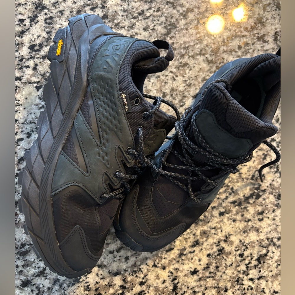 Women’s Hoka Anacapa Shoes NWOT